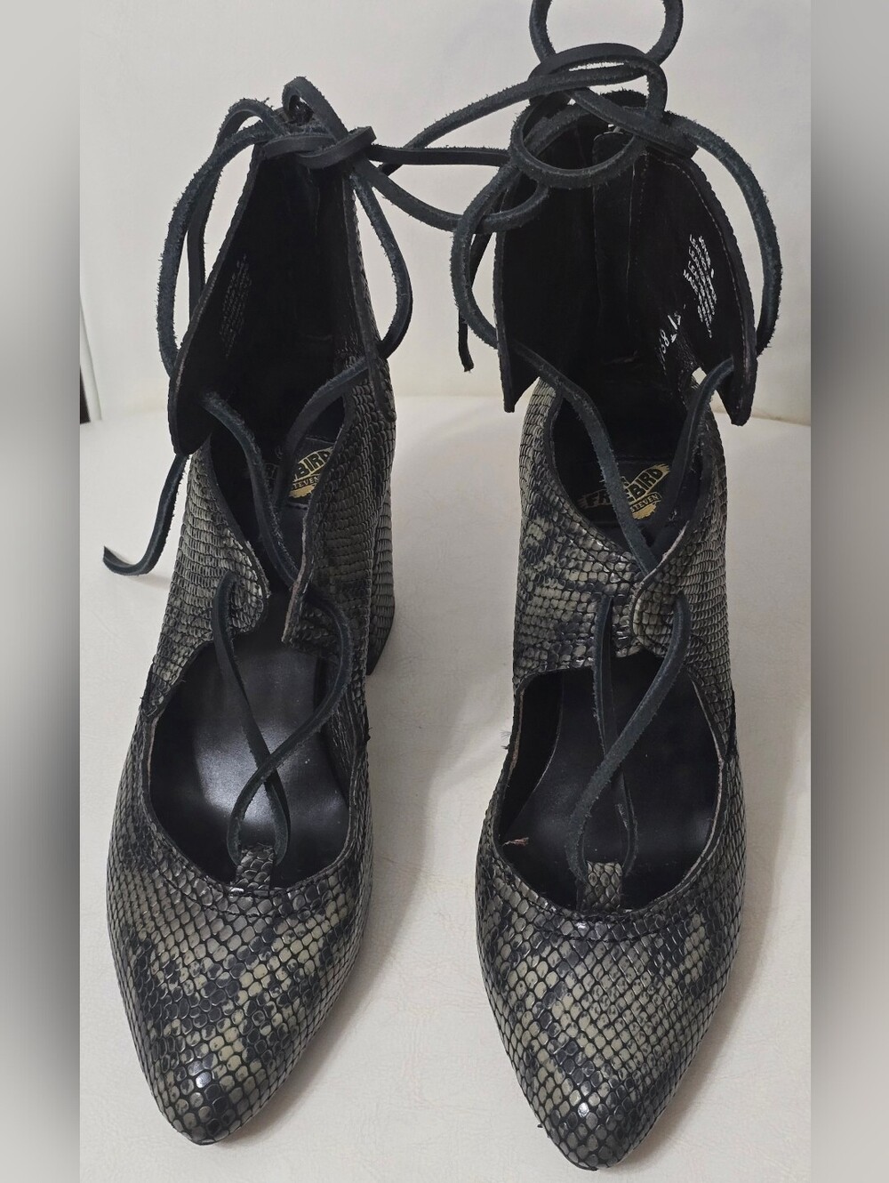 Freebird By Steven Joyce Lace Up Pumps In Green Snakeskin - Size 8 - Picture 4 of 11